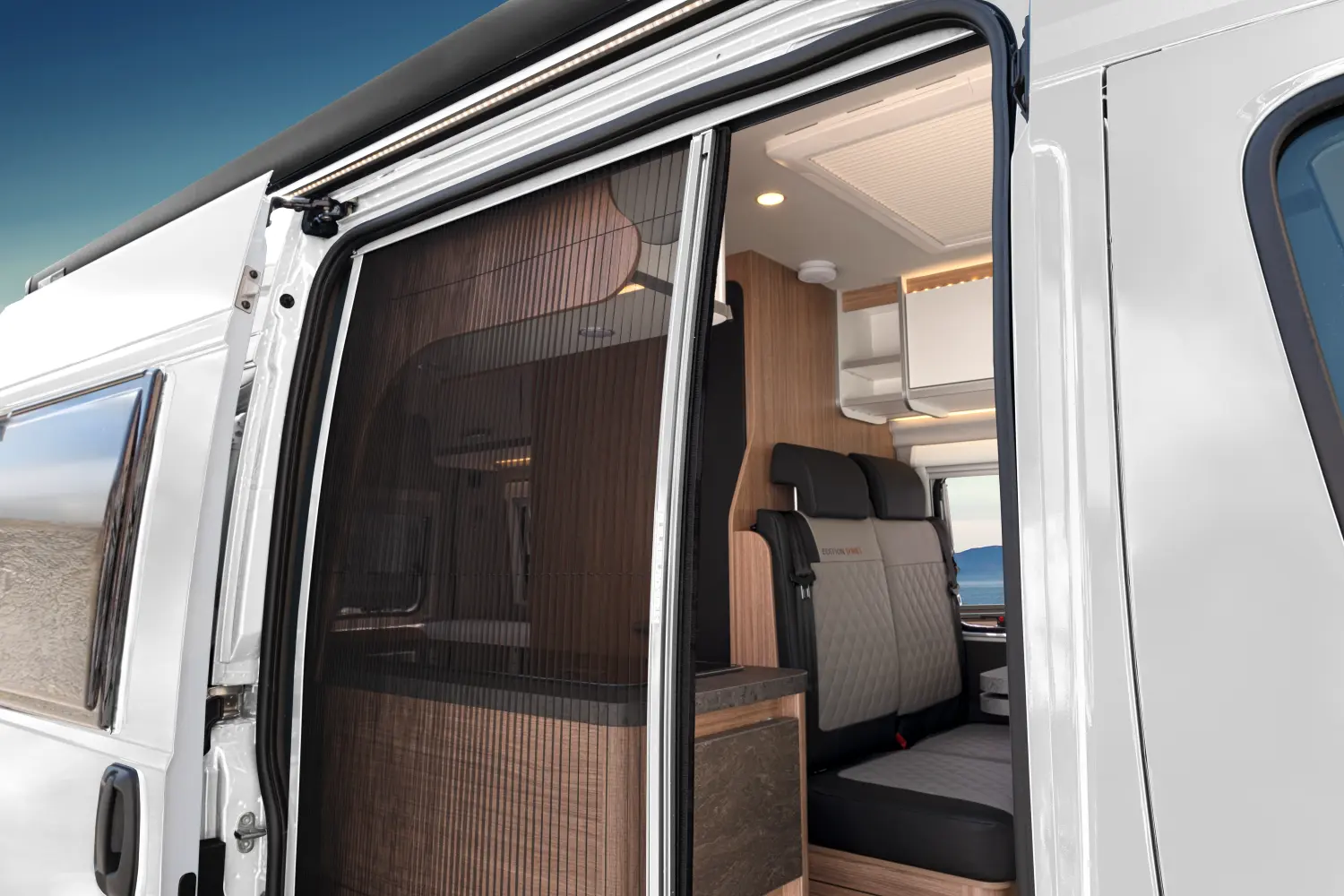 van Caravan & Reisemobil Center Isaak
